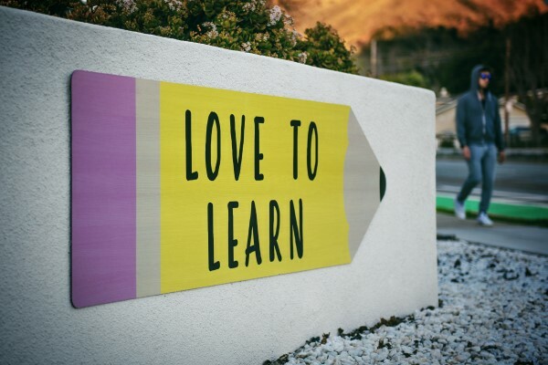 sign reading love to learn